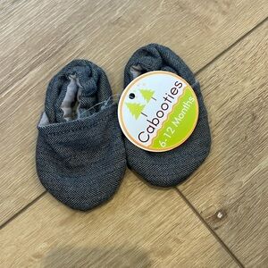 Cabooties 6-12m new with tags!